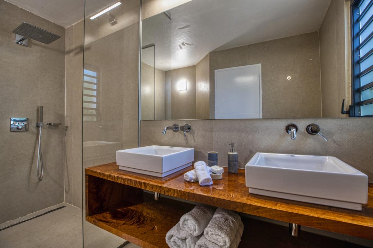 Location villa Saint Martin Terres Basses - villa 5 chambres 10 prsonnes - 300m de la plage de Baie aux Prunes - Vue mer et Piscine (20)